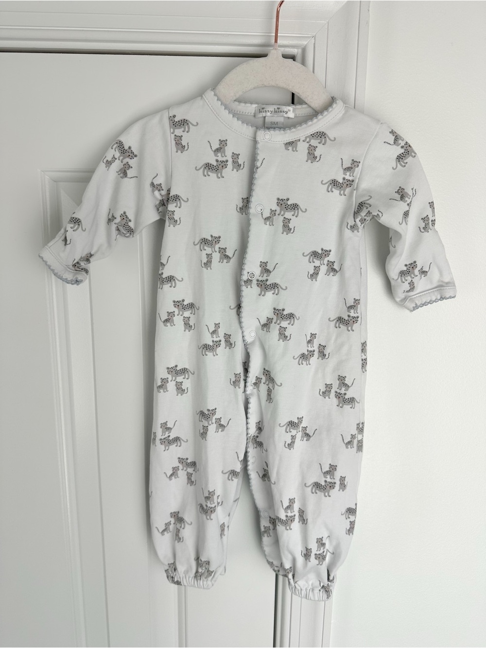 Kissy kissy SM gown (fits like 0-3m) like new